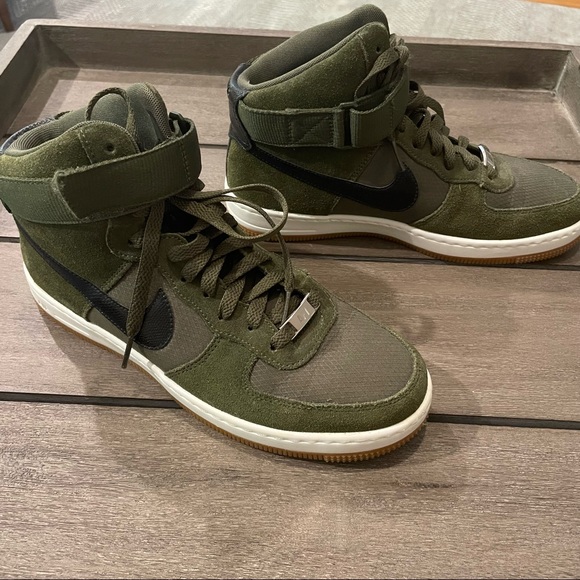 Nike Shoes - NWOT Limited Edition Nike Air Force One Sneaker